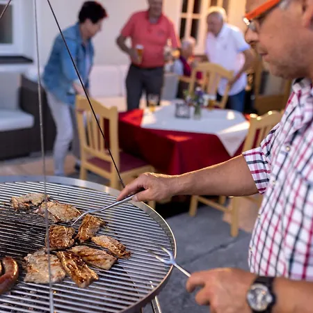 Der Oswalderhof 3* אוברטיליאך